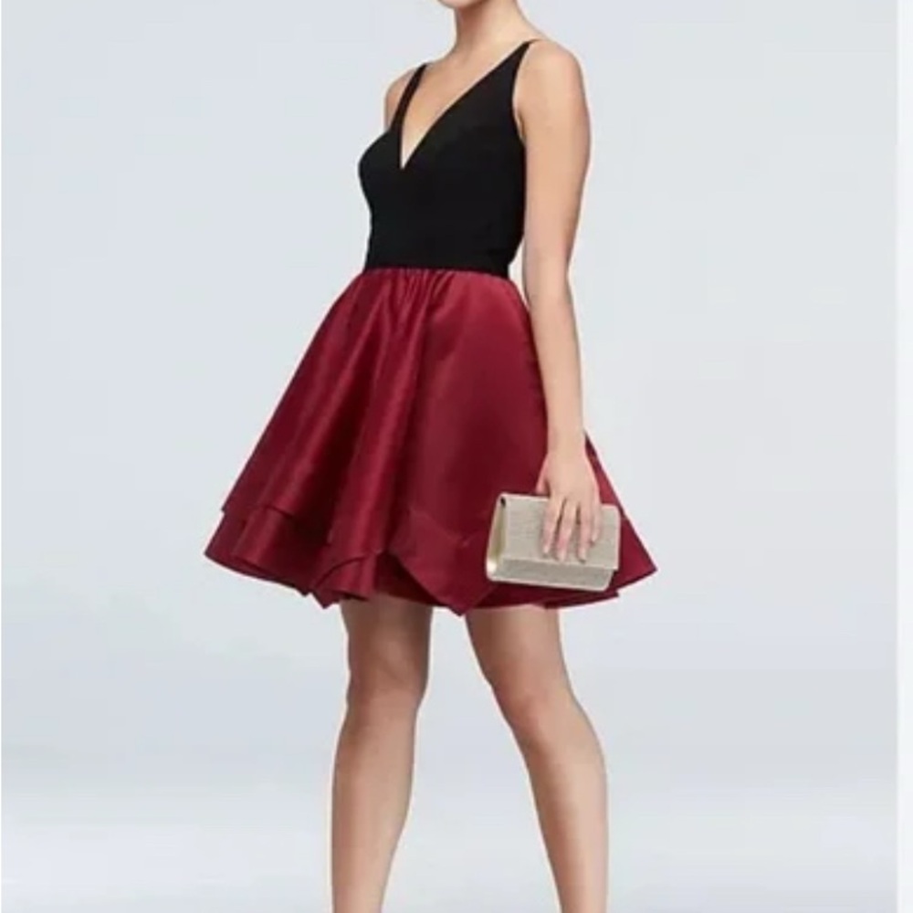 Blondie Nites V-Neck Fit in Flare Burgundy Black Mini Dress with Pockets Size 3